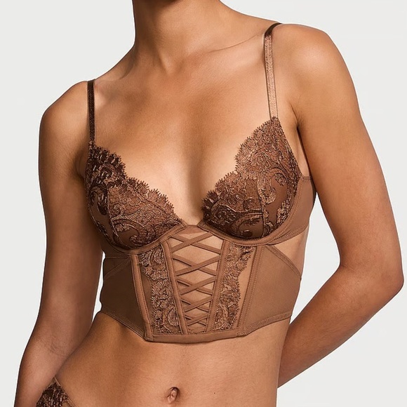 New DREAM ANGELS
Boho Floral Embroidery Low-Cut Demi Corset Top - Picture 3 of 6